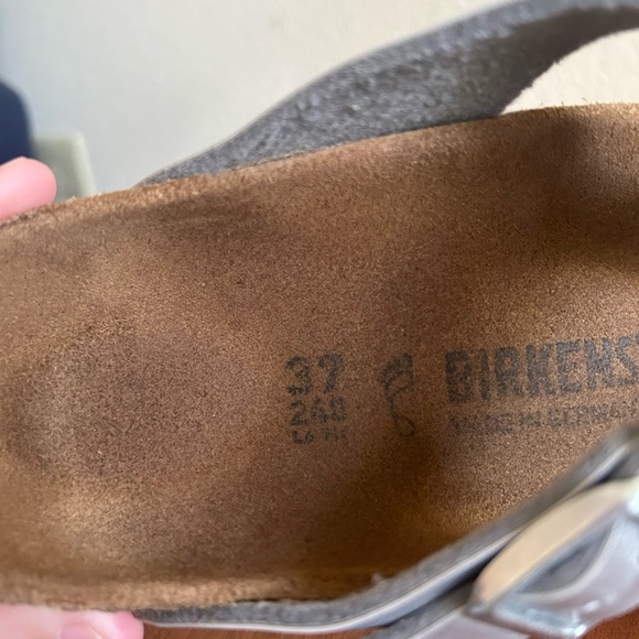 Birkenstock Gizeh Birko-Flor Silver Thong Sandal Size 37 Women's 6 Tan Suede Bed - Picture 9 of 11